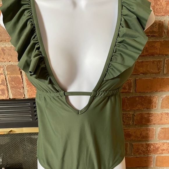 NWT Souqfone Ruffled Green One Piece Swimsuit - Picture 3 of 7